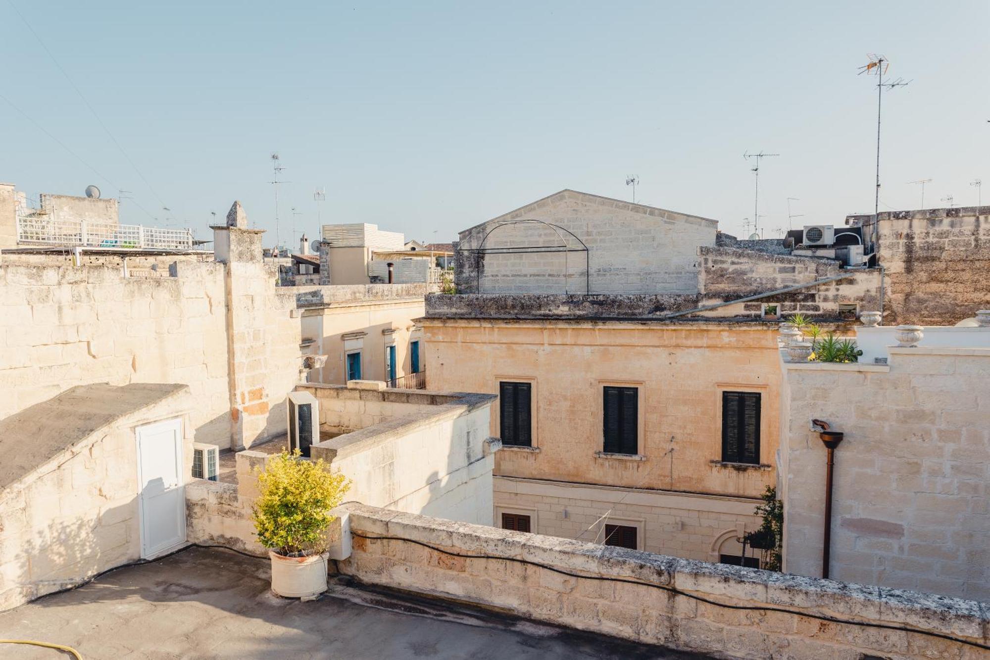 Convivo Apartment Palazzo Galateo - Private Rooftop Terrace Лечче Экстерьер фото